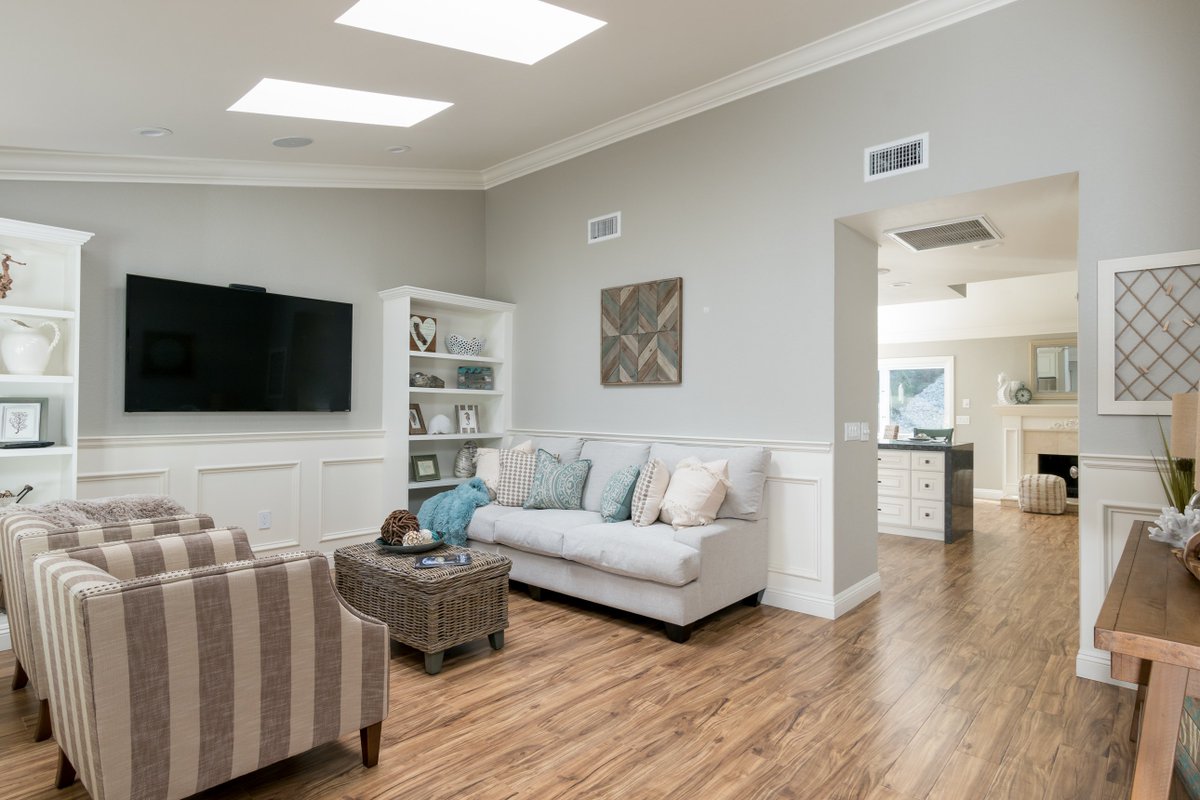 thejoyfulshell's tweet image. Beautiful living spaces perfect for your #family #vacation! #SanDiego has an endless amount of #fun activities, enjoy the #comfort and amenities of a fully furnished #home on your vacation.  Plan ahead now and get it on the calendar! #Carlsbad #beachlife #legoland #interiordesign