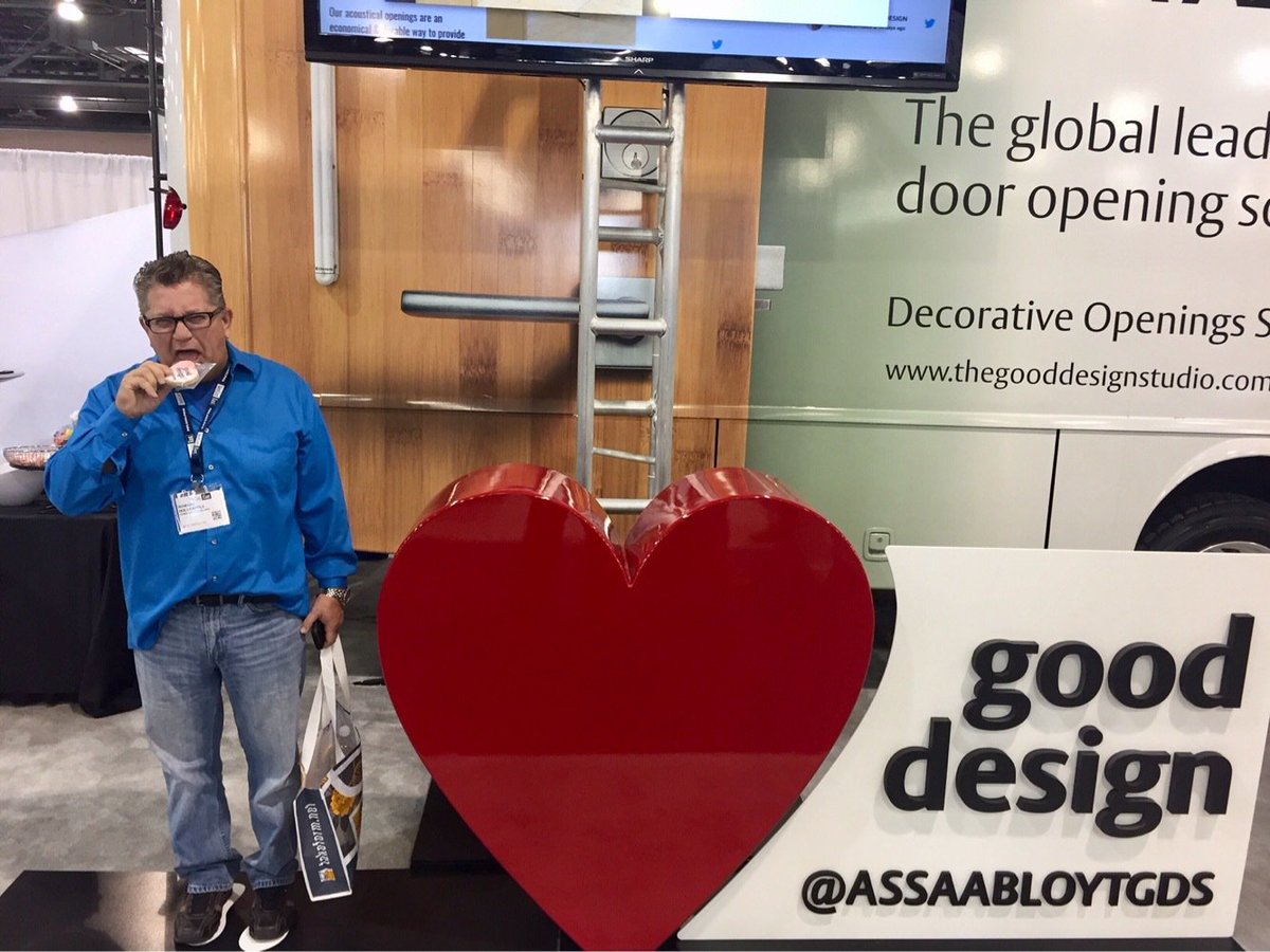 ASSAABLOYTGDS's tweet photo. We might be having a little too much fun at #NeoConEast2017 today! Swing by booth 1048 and share your love of design with us! #Design #NeoCon2017 #InteriorDesign #Architecture https://t.co/29kUbiie0E