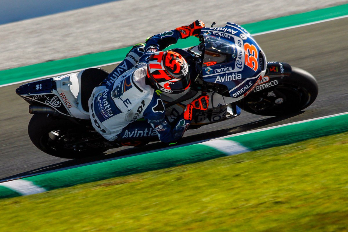 TitoRabat's tweet photo. Otra buena jornada de test, contento con el ritmo de hoy y ya deseando volver a subirme a la moto la semana que viene! ✊✊ #2018StartsNow #ducatone We completed a good test; I'm happy with my pace and I'm eager to get on my bike again next week! https://t.co/tcM2x3KRVG