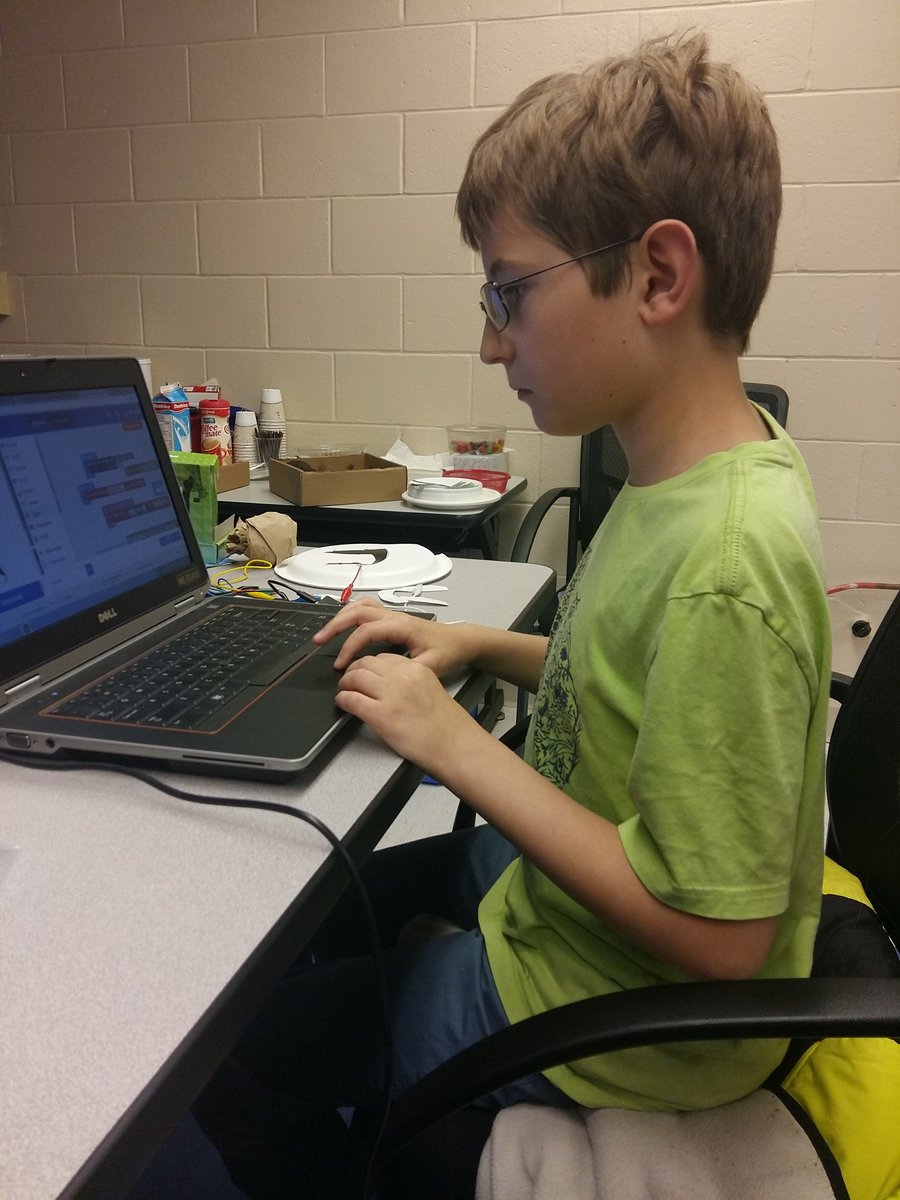 ms_muzyka's tweet photo. Look at this determination! Students #hackingthecode moments after learning it and making it their own. #sgdsbtc #sgdsbcodes #ontariocodes #MicroBit https://t.co/NoTPLGmFjF