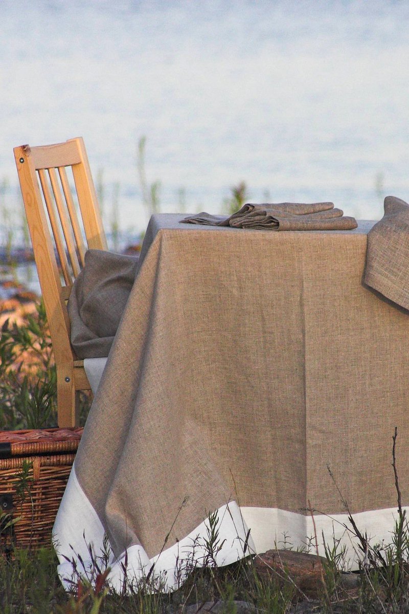 LinenWay's tweet photo. US Thanksgiving is coming up fast. Get ready with some of our longest  tablecloths so that all your friends and family can get together! https://t.co/4MJhUq6iUJ