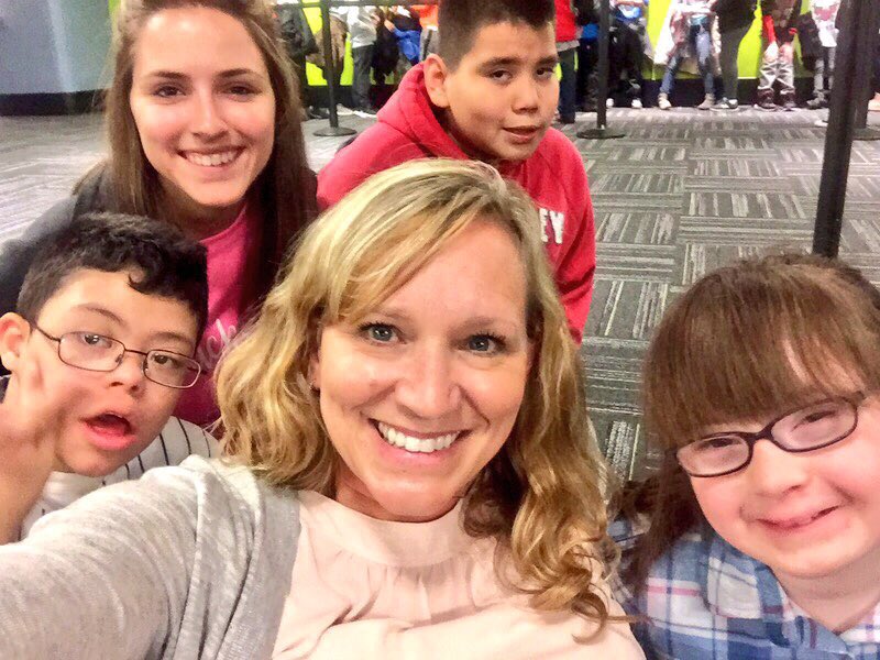 Quigleyl23's tweet photo. 5th grade had a great time at the Museum of Science and Industry today! @Meadowview68 https://t.co/QyXd8NAF6R