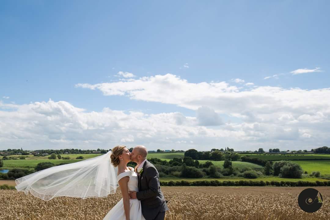 Started pulling together some of my fave shots for my 'best of 2017' and Michaela &amp; Jonny's  @BigChiefTipis festival wedding will definitely be making the cut! Bride wears @rolandjoyceint dress &amp; veil from @bride2beleigh #WeddingWednesday