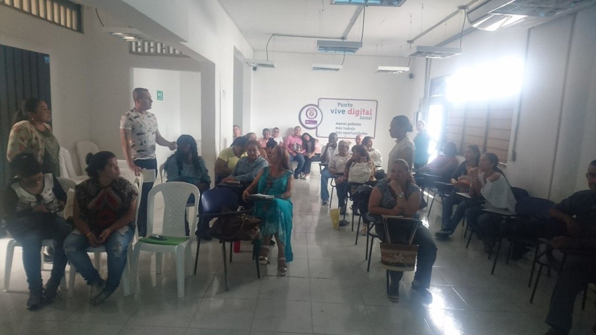 ValleCoord's tweet photo. #15Nov2017 @espartako1117 #CoordAsojuntas de la @GobValle "Asistencia Tecnica Organizaciones sociales en el municipio de #ZarzalValle" https://t.co/22yCihI3bZ