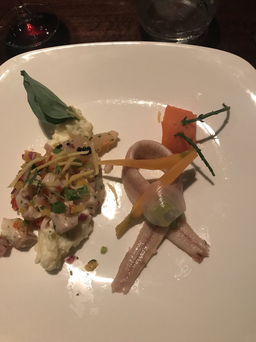 WHamaekers's tweet photo. Eating Kiki and buba #multisensory #mrx #Haystackint https://t.co/SFf0H4dHiO