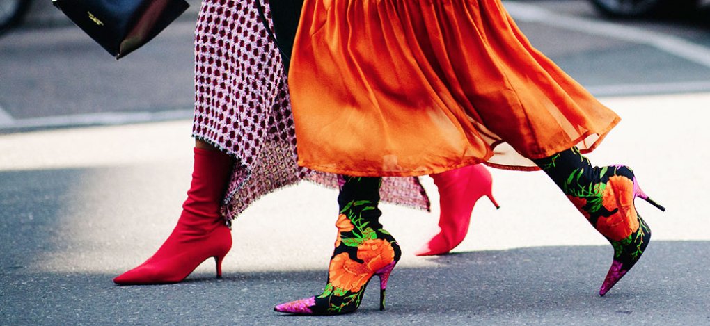 thisiswhilo's tweet photo. The boots to wear this season featuring @KendallandKylie, @Topshop @SteveMadden @GianvitoRossis and more https://t.co/yyo3LPuDyQ #whilo #whatilove https://t.co/kIDYA4GFjV