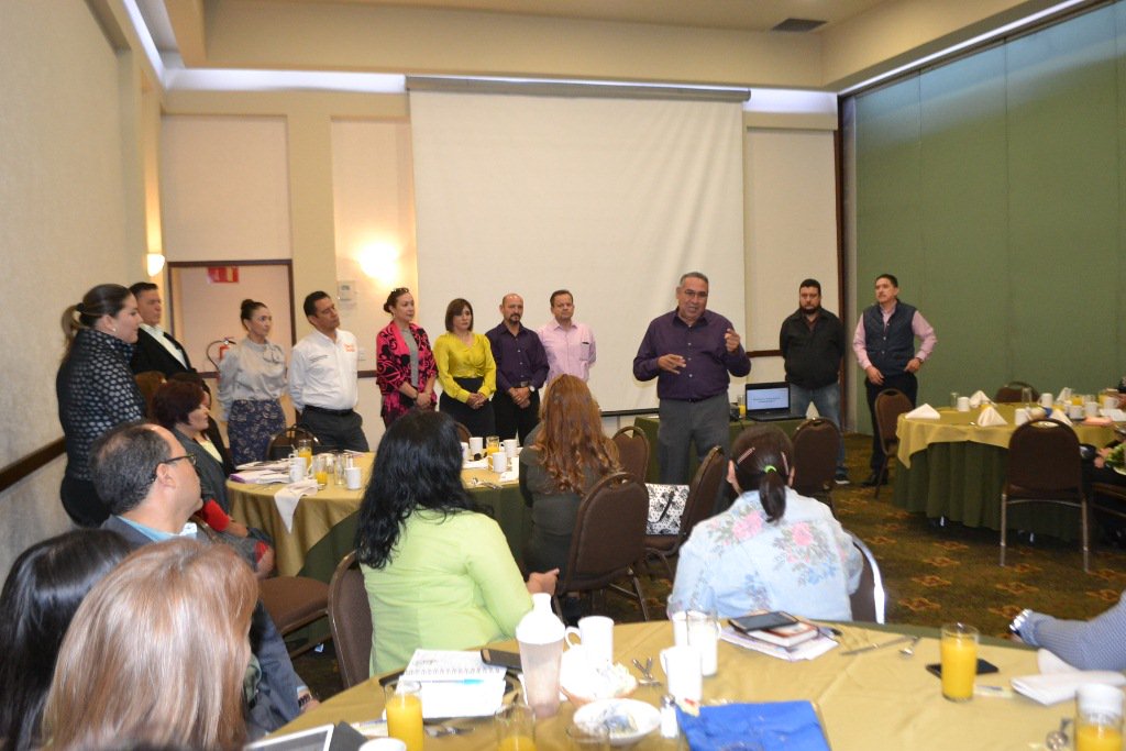 Snte42's tweet photo. Reunión informativa con el Profr. Ever Avitia y Supervisores Escolares, Directivos y Secretarios Delegacionales de Nivel Especial.
#ES42 https://t.co/JRFImbLtHi