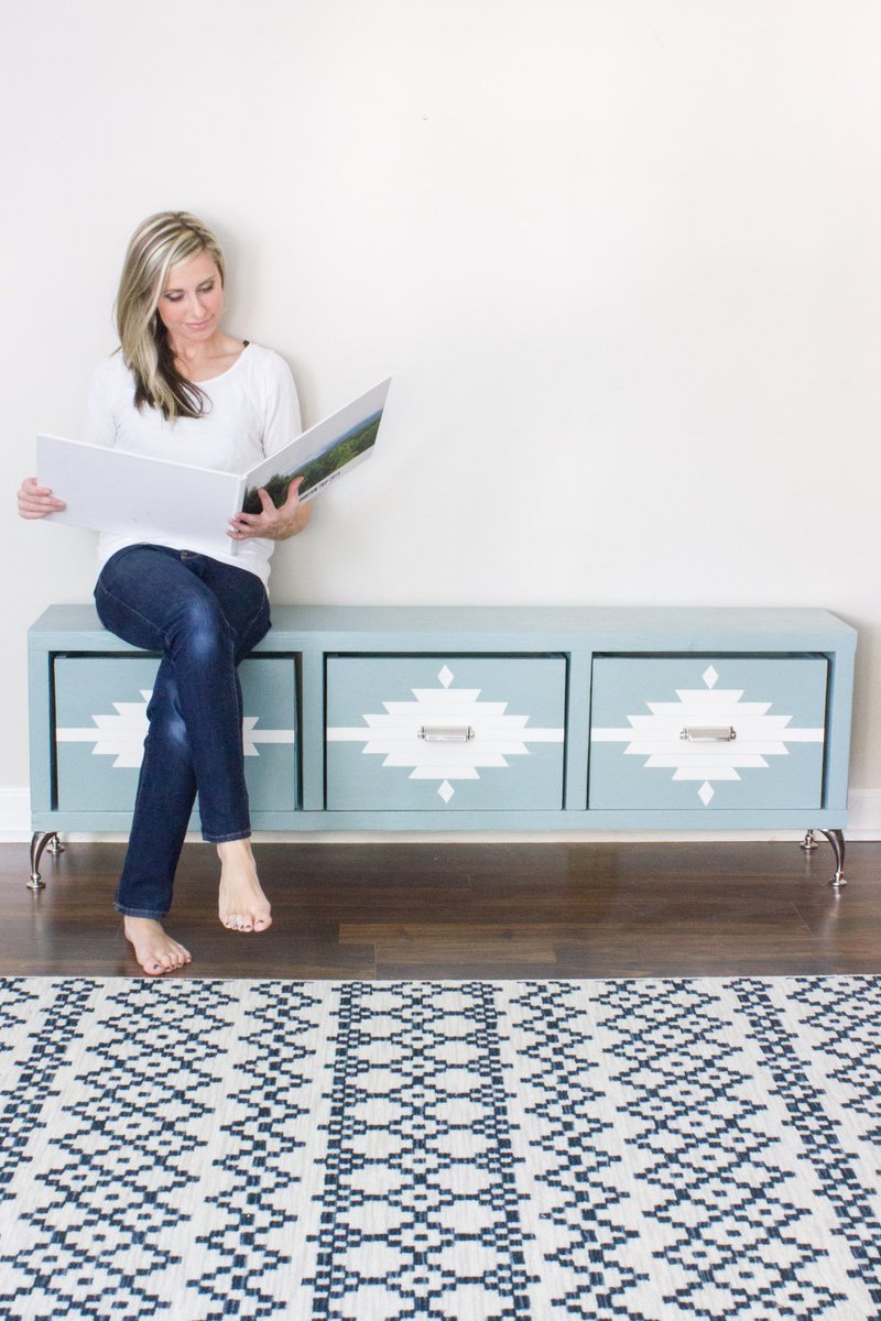 ErinSpainBlog's tweet image. Build your own DIY storage bench &amp;amp; then customize it with a painted Aztec pattern! Learn how, here: erinspain.com/diy-aztec-patt… #ad @BehrPaint #BEHRBox