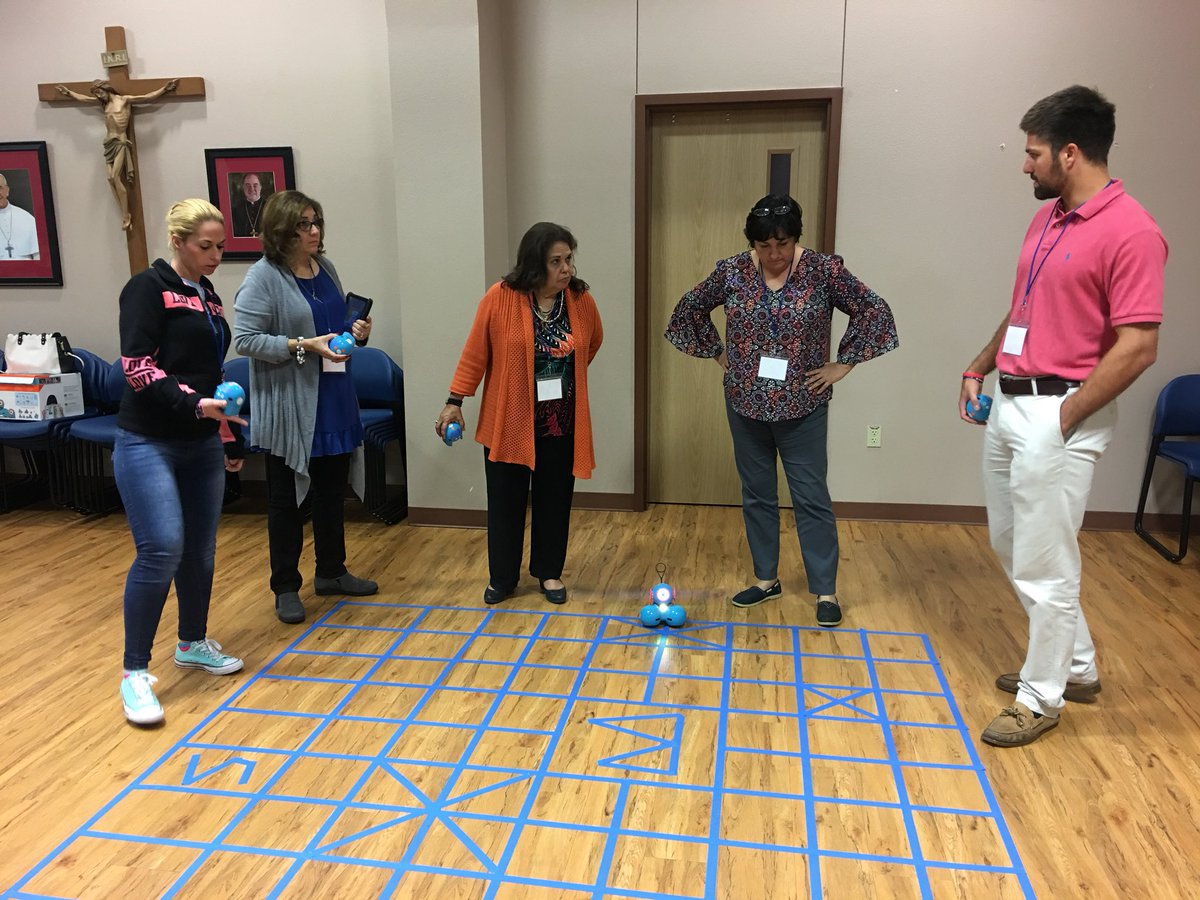 CathSchoolsCC's tweet image. Wonder Workshop Professional Development in Full Effect #dashanddot #cathschoolscc