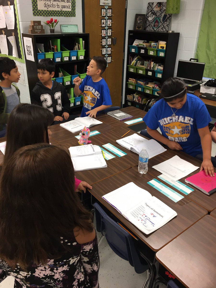 aprilvidal9241's tweet photo. Around the room review- Ss reviewing using each other's notes before a quiz #michaelinspired #vidal17 https://t.co/41PGknOdPb