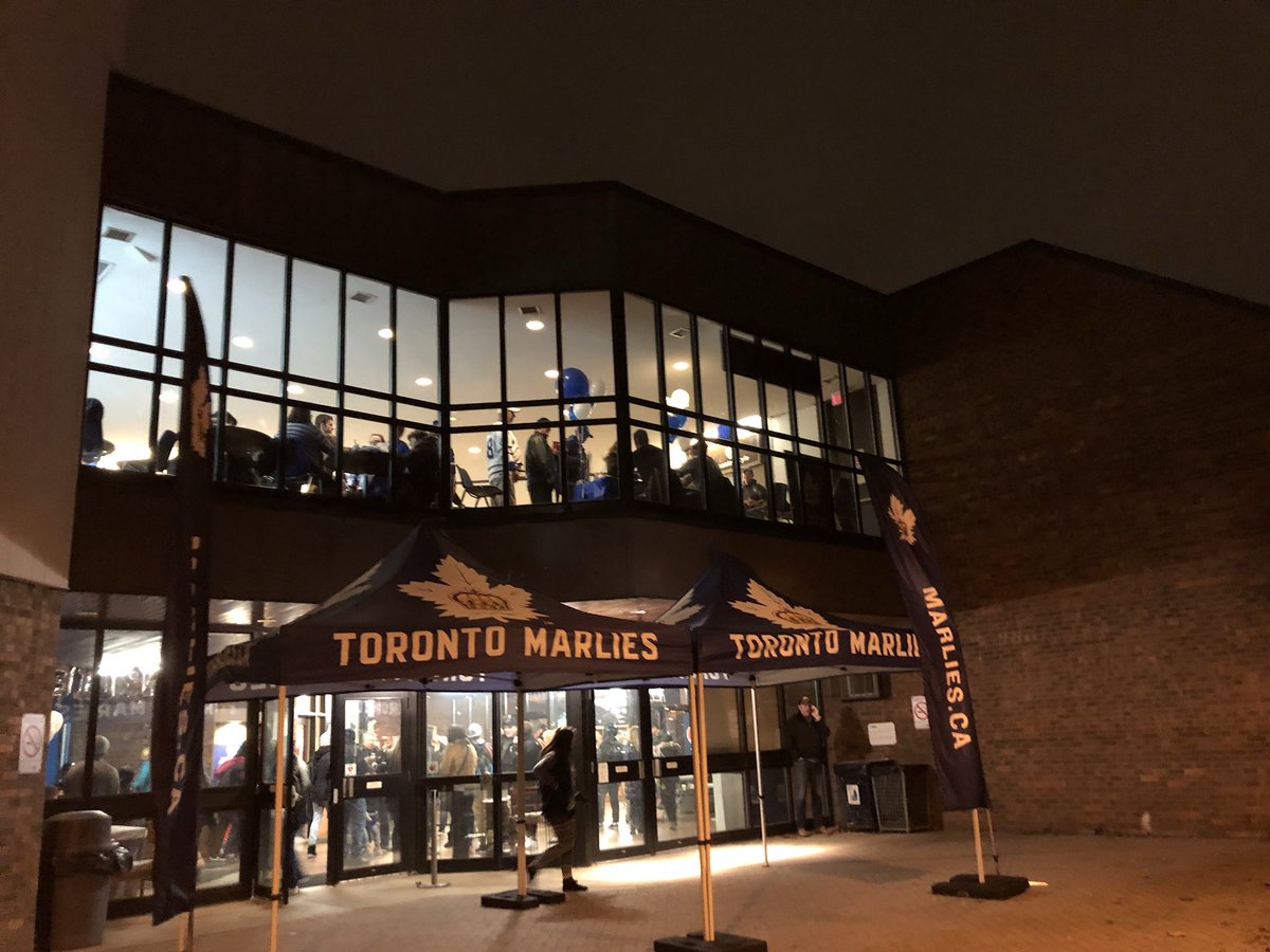koollavigne's tweet photo. Thanks for coming out to #ScarbTO  @TorontoMarlies! What a fun night and a great practice 🏒 @MapleLeafs #IceRaiders https://t.co/ahJSbMu8jT