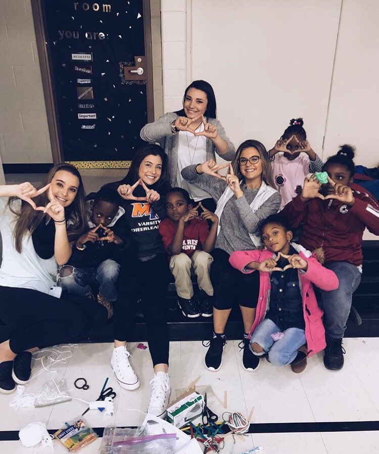 MRHSMavsDECA's tweet photo. #NCDECAdiamond having SO much fun at community service! thanks to all of these wonderful kids! https://t.co/rNZwmp71VO