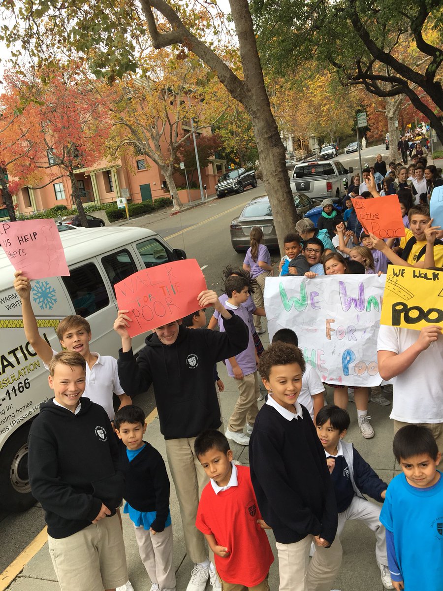 StRaphaelSch's tweet photo. We believe in the dignity of all people and walked today to say we care! #walkforthepoor #catholicschool #Worlddayofthepoor @Pontifex @vinniesmarin @CatholicEdSF @catholic_sf https://t.co/OIFmpot83Q