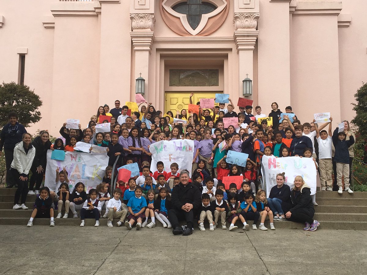 StRaphaelSch's tweet photo. We believe in the dignity of all people and walked today to say we care! #walkforthepoor #catholicschool #Worlddayofthepoor @Pontifex @vinniesmarin @CatholicEdSF @catholic_sf https://t.co/OIFmpot83Q