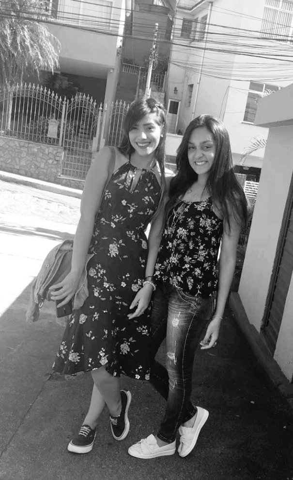 LihJaccoud's tweet photo. Quando a irmã da sua melhor amiga, se torna sua amigaaaaa também 💗 #since2011 https://t.co/880Lp84WpT