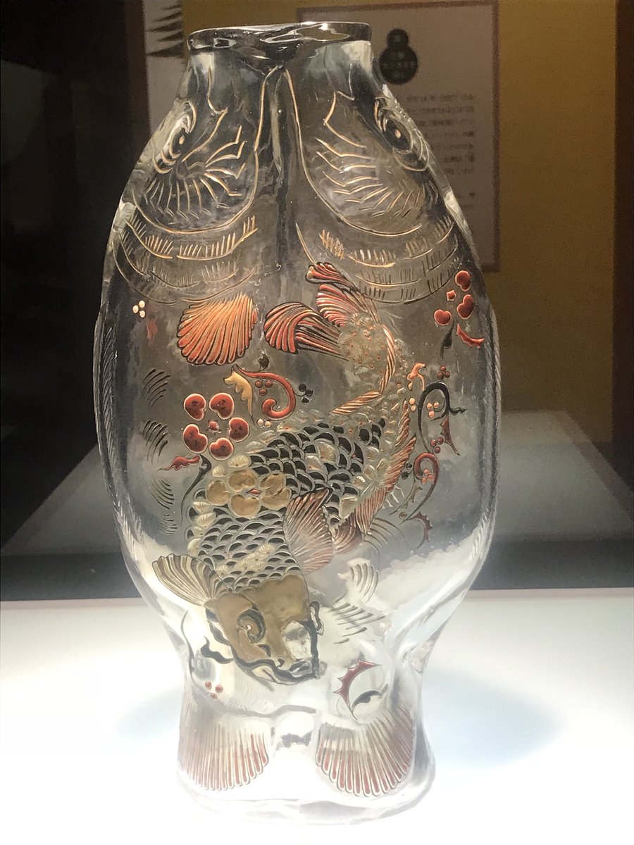 北斎漫画』が海外に影響を及ぼした一例がこちら。エミール・ガレの双魚