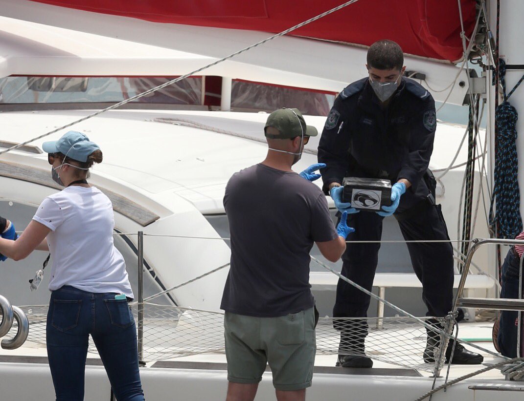 Simone De Peak tweet media