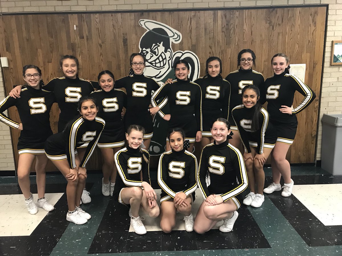 Apache_Cheer's tweet photo. These girls just rocked their performance at SCCC basketball game! So proud of them! 💛🖤💛🖤 https://t.co/gx8IBPpHFW