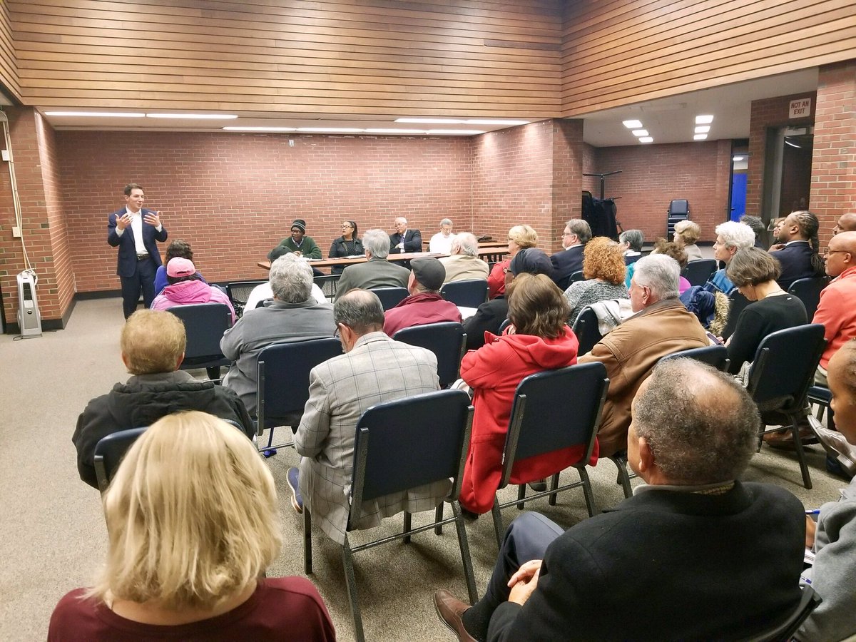 ChrisMatteiCT's tweet photo. So great to be with friends in #Bloomfield. Kind of an adopted hometown for me. Big win for them last week. #OneConnecticut https://t.co/i6VCgvVxsS