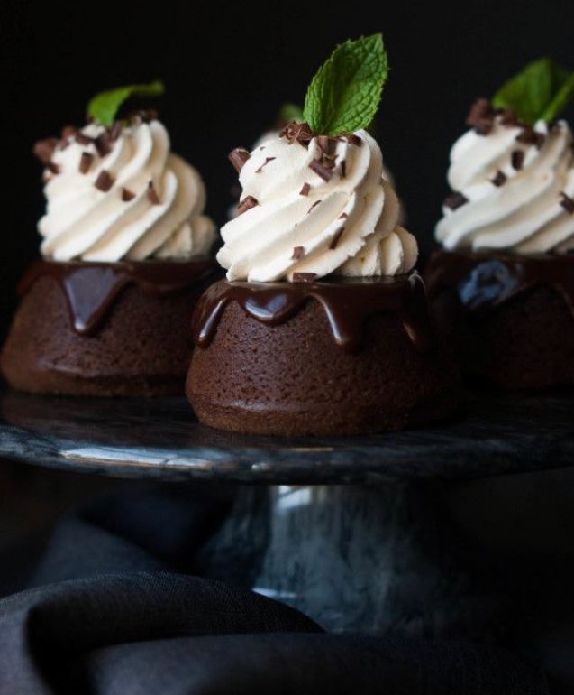 ShowoffByDesign's tweet photo. 🎀Sweet ‘n Lovely🎀 ; ) Exquisite❣️😍GO AHEAD.. @IndulgeLA 😘 #Chocolate Festival #DTLA #California #Pastry @AlanSemsar @BCLONA @OmniHotels @5Xbetterwine @5XPAZ @Sugarpova @PerfectoTequila @KKEntGroup @BHWineFestival @NYCFOODandWINE @DrJimmyStar @TheEllenShow @O_Magazine ✨🥂✨ https://t.co/Ir172SEScG
