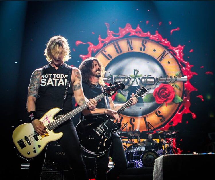 PilarChiesa's tweet photo. @gunsnroses @axlrose @slash @DuffMcKagan #Notinthislifetimetour2017
#boxcenter #Rockthebok #Tulsa #Oklahoma 📸 @KatBenzova https://t.co/5hbOJ7zQJ9