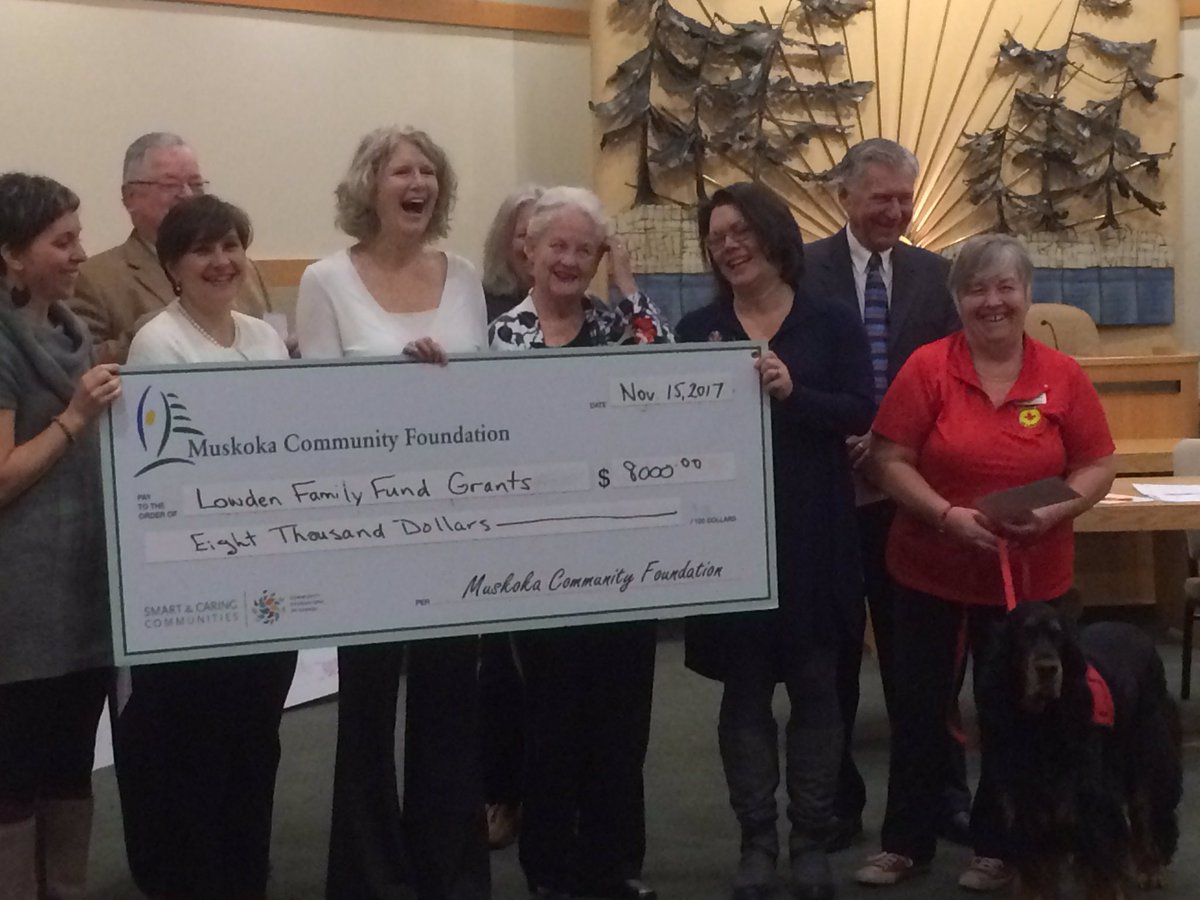 We were happy to present the Lowden Family Fund Grants on #NationalPhilanthropyDay17.  Thank you District Chair John Klinck and the District of Muskoka for allowing us to meet in the Council Chambers