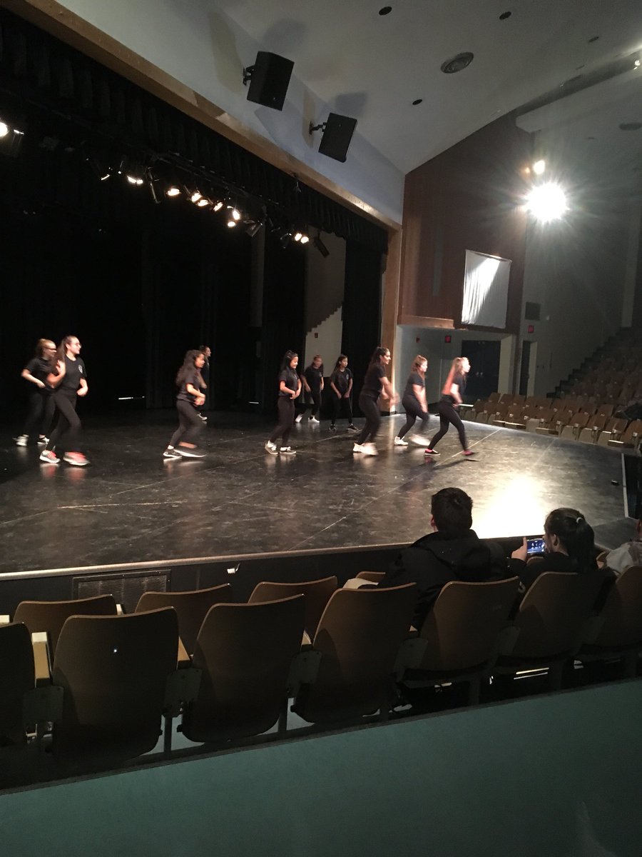 Great night for Open mic Coffee house <a href="/MontcalmCougars/">Montcalm Cougars</a> <a href="/TVDSBcares/">TVDSB Mental Health</a>  @TVDSBSafeSchool