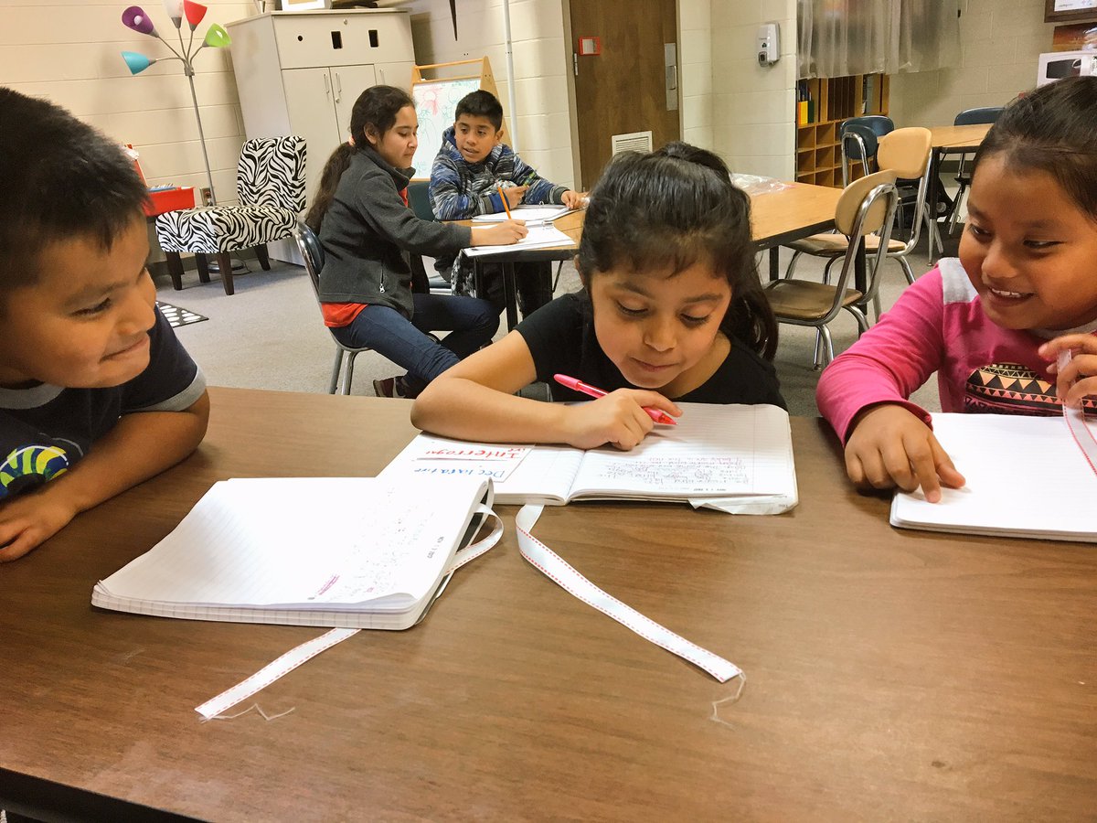 MurrayESOL's tweet photo. Peer editing is fun! #murrayproud #CokerElementary #cokercubs https://t.co/MHXx8dDA7N