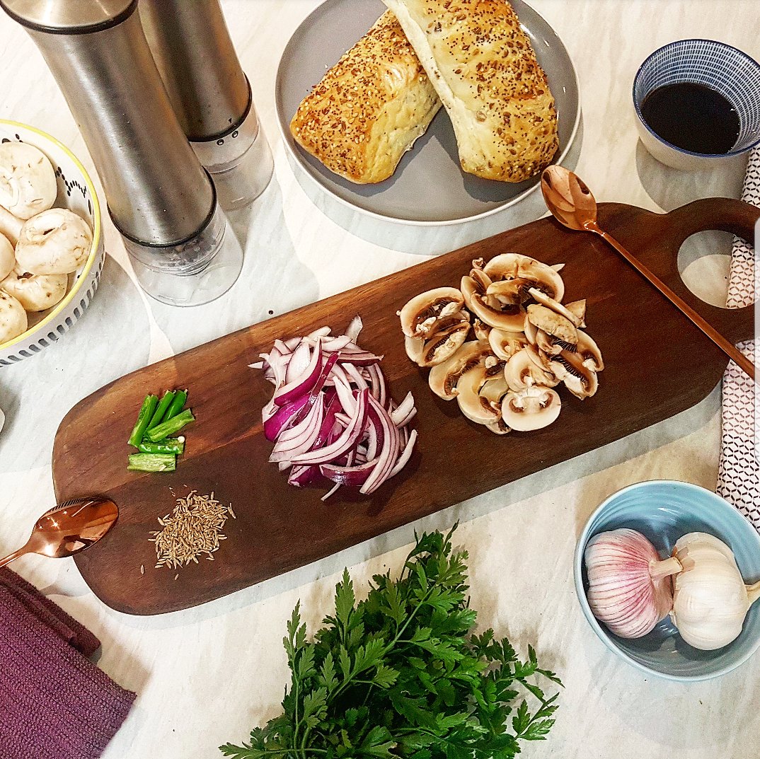 DineInWithRad's tweet image. Brushetta con funghi recreated my way!!

Follow me on INSTAGRAM @ dineinwithrad!

#mushrooms #funghi #brushettaconfungi #pizzaexpress #italiancuisine #italy #stepbystep #recipe #vegetarian #vegetariancooking #homecooking #foodporn #foodphotography #photography #dineinwithrad