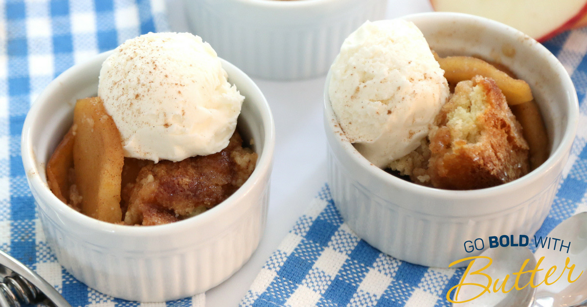 BoldWithButter's tweet photo. Is there anything better than warm apple cobbler? https://t.co/DWXlWO11Ib https://t.co/0xsLC3qep4