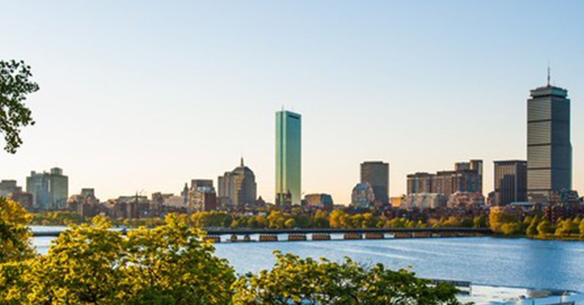 TCB_Boston's tweet photo. #BostonFact: The #JohnHancockTower flashes red when it’s raining or when the @RedSox game is rained out. https://t.co/ZnYD8EaMUl