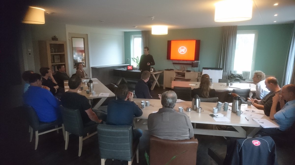 Vandaag een leerzame bijeenkomst gehad met <a href="/CRV4all/">CRV</a> en <a href="/StanBoons/">Stan Boons</a> <a href="/LelyFMS/">LelyFMS</a> over fokwaarden en robot melken. Fokkerijdoelen maar eens fijn stellen.
