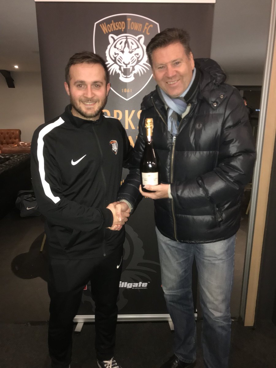 MOM Steve Woolley receiving his award from our special guest Chris Waddle 👏🏻
