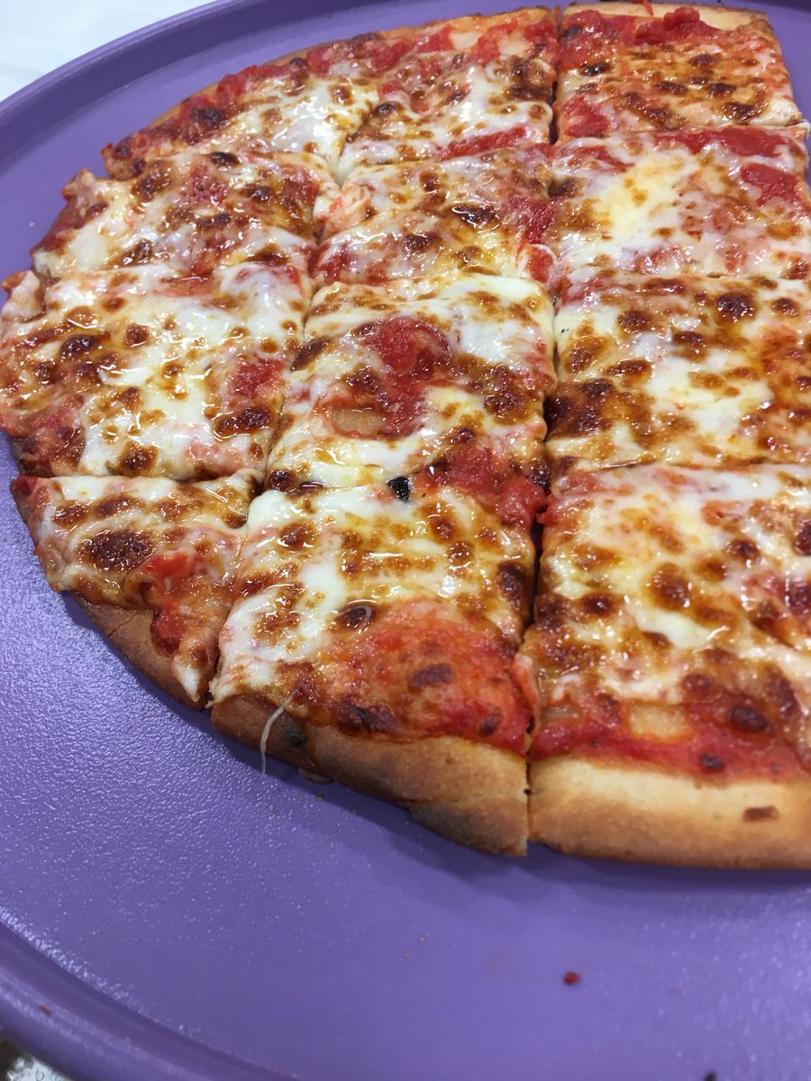 CRPFoodservice's tweet photo. Today in the #CRPCulinaryLab we baked #glutenfree pizzas with a college dining program on DuraSheild allergy management pans from Bundy Chicago Metallic https://t.co/inEyNE3hs6