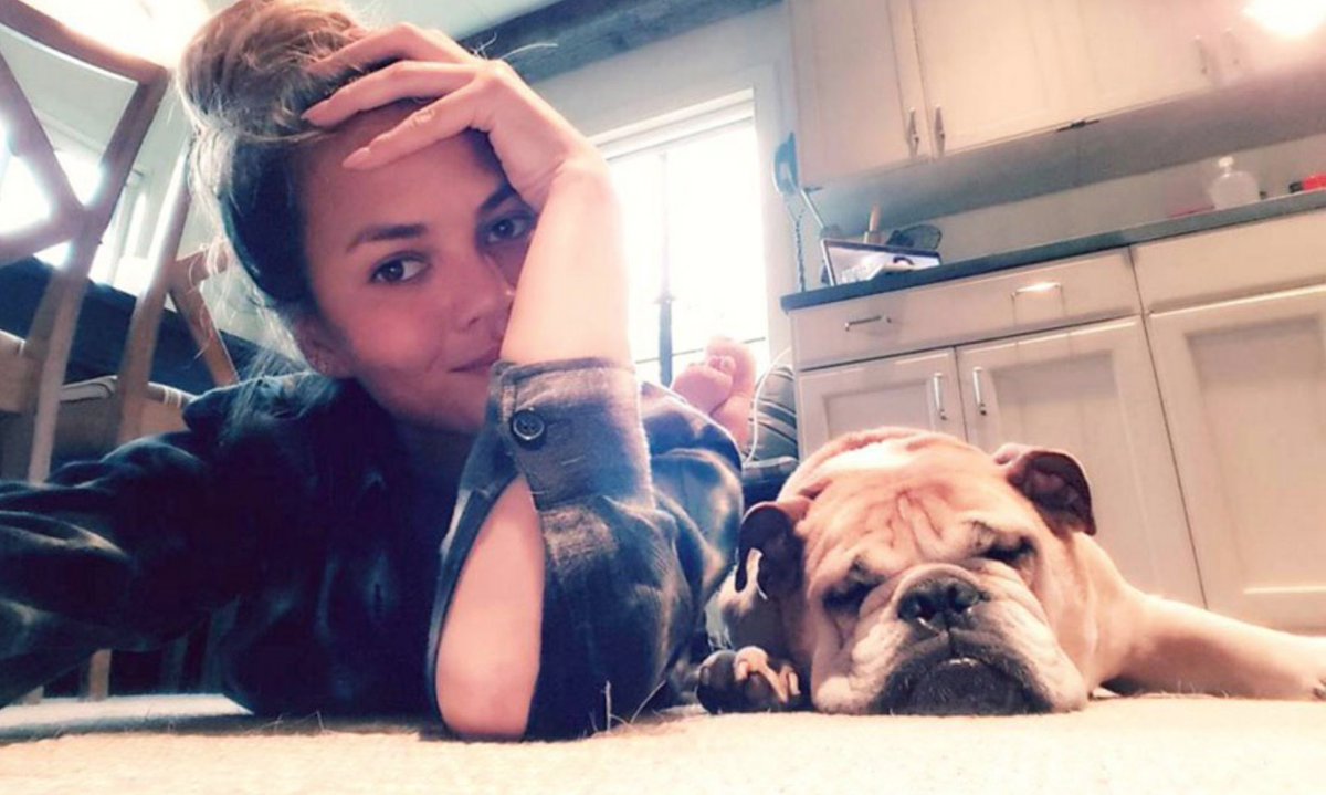 Chrissy Teigen gives an update on the health of her beloved dog Puddy: ow.ly/C4Xx30gBgiv https://t.co/7uJP9ClxIX