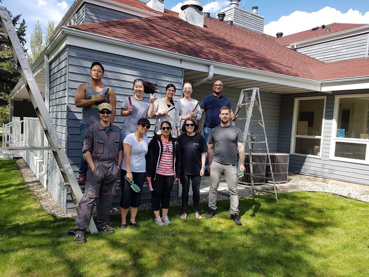 BGCBigs's tweet photo. Thank you to @HSBC for confirming your ongoing commitment to #yegkids through our homework and literacy programs across our 14 sites over the next year! And to your employees for being part of Days of Caring. You are a true champion in our community! https://t.co/dyoJ2Z05I5