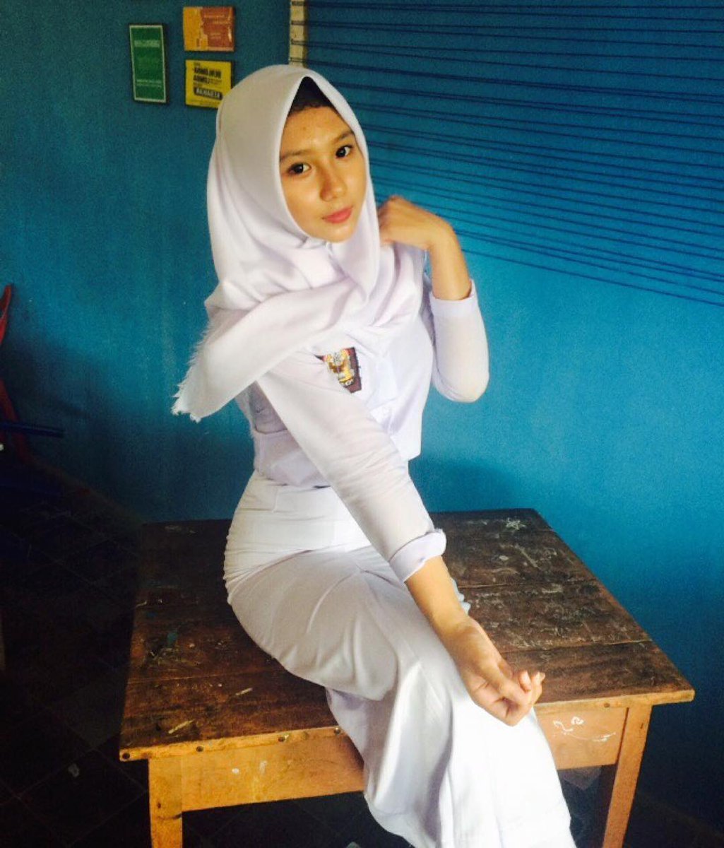 Xenovita88 (@Xenovita88) on Twitter photo 2017-11-15 22:18:43 #jilbabsekola...