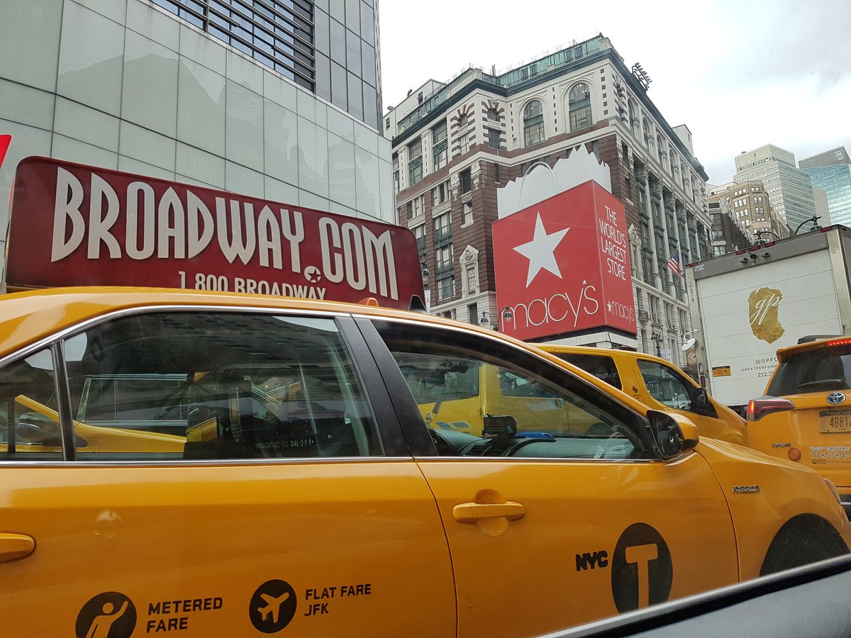 WeeksyWedding's tweet photo. Think I'm going to miss the New York traffic 🚖 🚖 🚖. It's going to be weird not hearing the constant honking! https://t.co/rE4Cb4vRbq