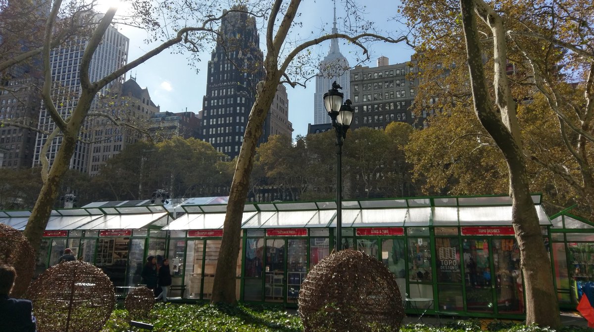 WeeksyWedding's tweet photo. Last view of the Empire State from the city from the Bryant Park Christmas market https://t.co/2qP8GGb3MP