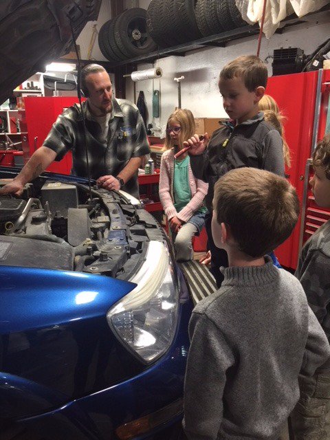 HonestAuto_COS's tweet image. Welcome Wednesday event today with the Colorado Springs Homeschool Sports League was a lot of fun!  Jesse Schillinger, co-owner, showed the kids how technology plays a role in today&apos;s vehicles.
