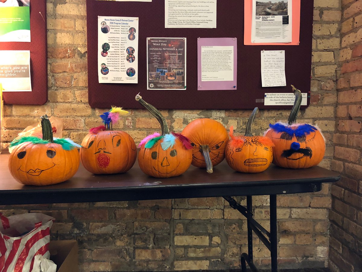 VisitSeniors's tweet photo. #Creativityinaging The #seniors and #volunteers got their groove on at the #FallLuncheon. Rock on! https://t.co/rBGKyRTDXa