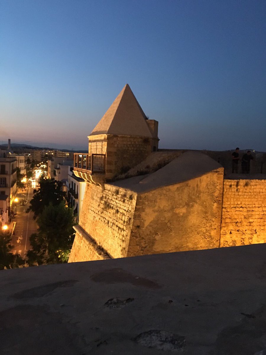 EivissaIbiza's tweet photo. La noche en #Ibiza: una emoción más del viaje a la isla mágica
Enjoy #Eivissa at night, always inspiring emotions #autumnexperiences https://t.co/LufTOcD048