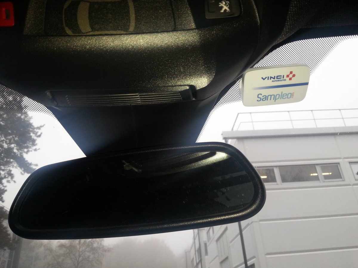 nathan2080's tweet photo. Saviez vous que le badge télépéage Vinci fonctionne aussi pour 400 parkings? #TelepeageSampleo https://t.co/lLCcEdqouC