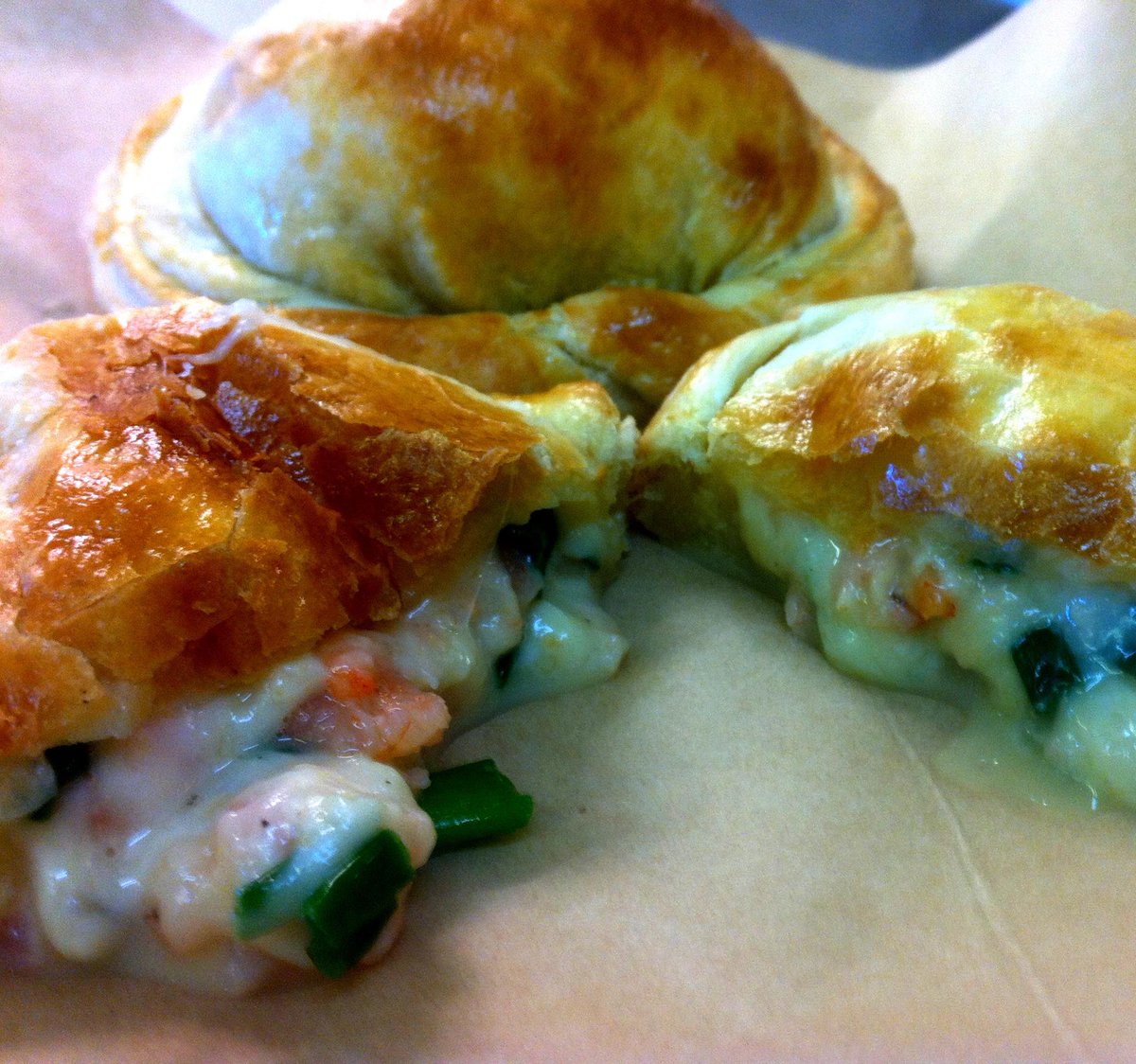 bistro_planet's tweet photo. It's #WhyCookWednesday! We have expanded to #SanFrancisco! Order ahead at @ElPorteno #Foodtruck at @Lakewood_SF from 5pm-8pm tonight! Use the code 'HUNGRY3' in the Bistro Planet app to score $5 off your dinner! https://t.co/30j1JjWSdm