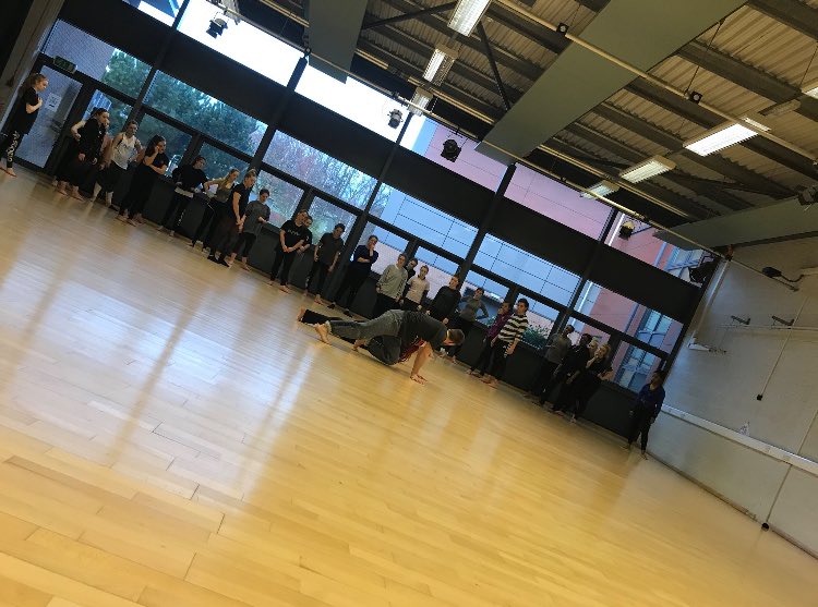 EdgeFWD3rdEdge's tweet photo. What a day!! so much going on! 3rd Edge had a great class this afternoon taught by Graduate Louis Ellis #Strong #3rdEdge #Women https://t.co/GTN5nY0ju9