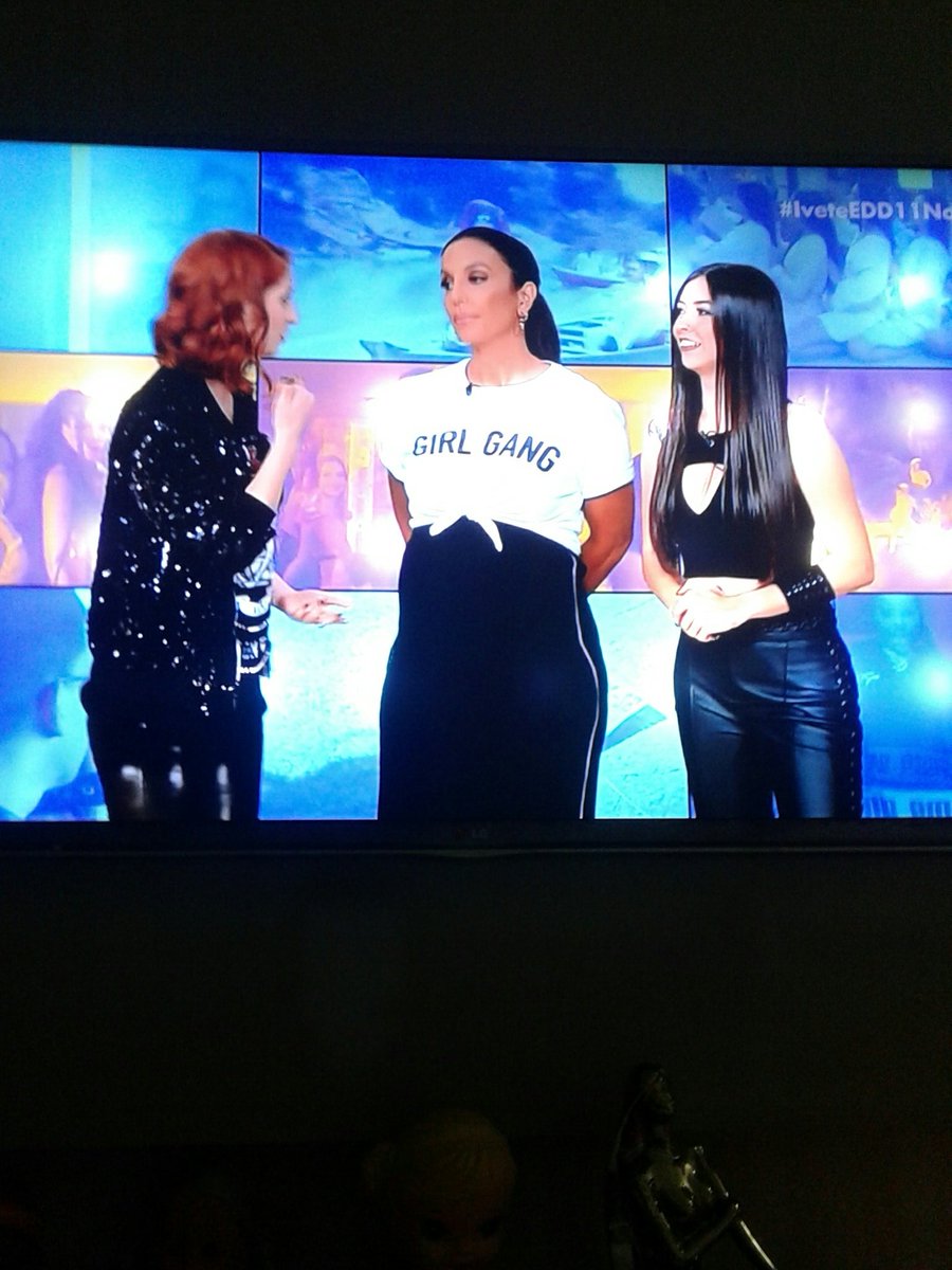 vickykessia's tweet photo. #IveteEDD11NoTVZ melhor trio mdssssss😍❤❤❤ https://t.co/leQWkm2cly