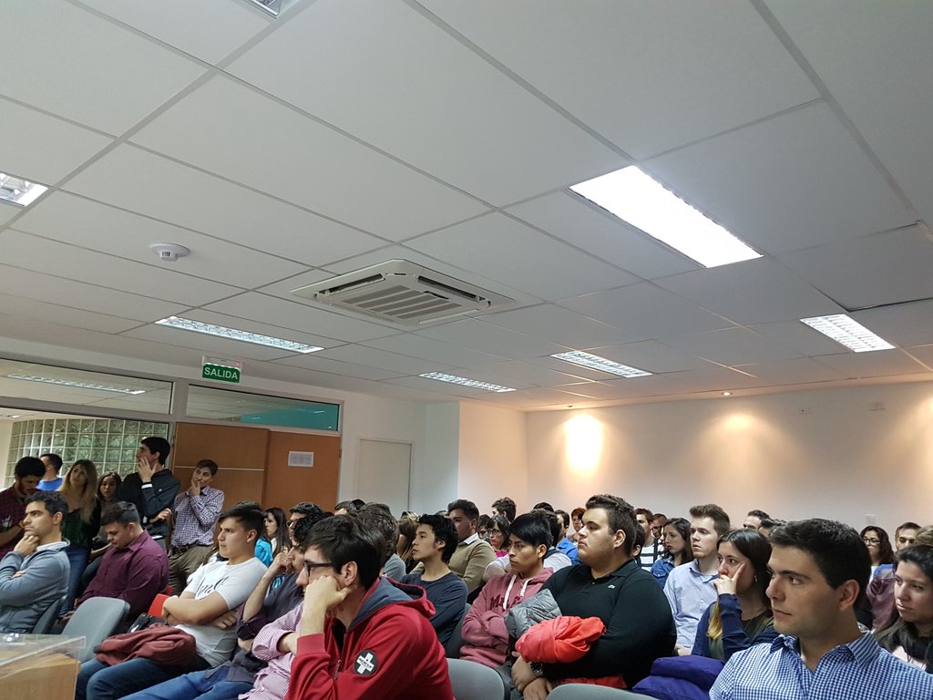 SerKobalenko's tweet photo. Casa llena en #BahiaEmprende en la #SemanaDelEmprendedor https://t.co/GdaYMlFNXB
