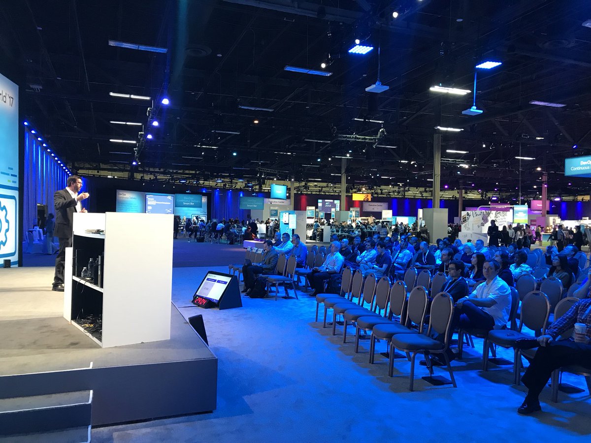 JeremyRossbach's tweet image. .@mr_dholmes talking full network stack assurance at #CAWORLD #networkmonitoringsoftware