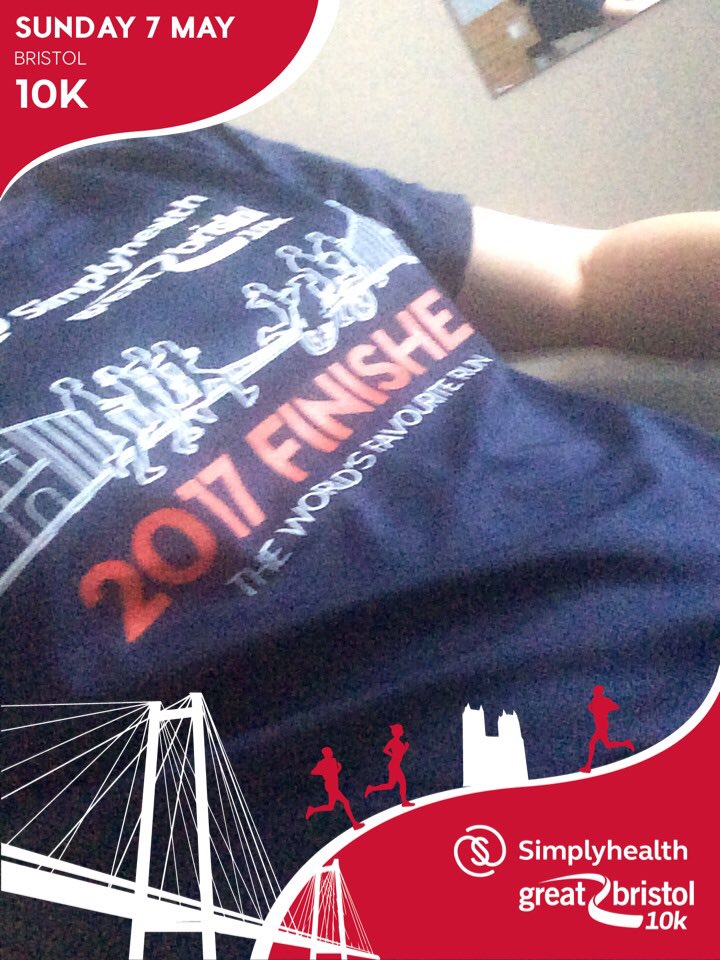 hayley_ashton1's tweet photo. Never forget 7th may 2017 ... my 4th @Great_Run and the day I badly busted my knee by falling off a kerb ๐๐ #DaftArse only me could do that ๐๐ https://t.co/iedxkHhPzI