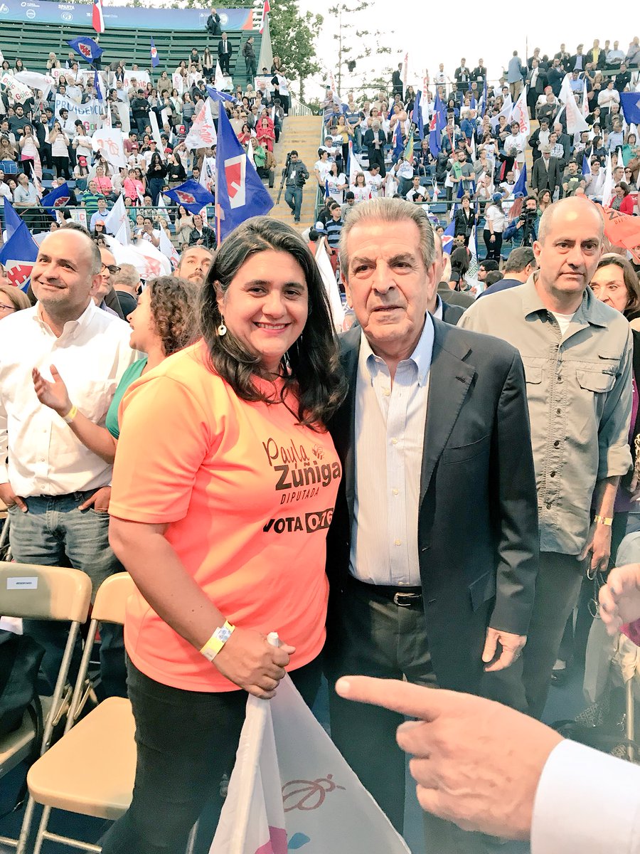 paulazunigac's tweet photo. Iniciando el cierre de campaña de @carolinagoic en el Estadio Nacional, con la @SonoraTommyRey https://t.co/ENbgnqq7eA